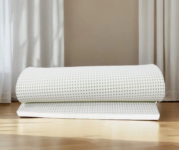 Đệm cao su thiên nhiên hai mặt lỗ tròn dễ dàng khi cuộn tròn