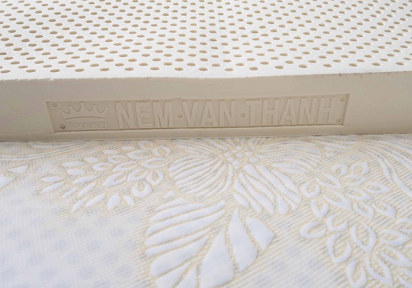 Đệm cao su Vạn Thành