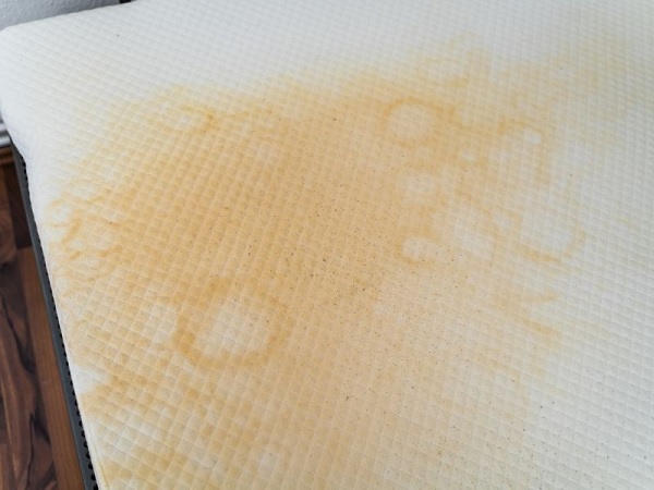 Đệm cao su bị mốc là tình trạng phổ biến 