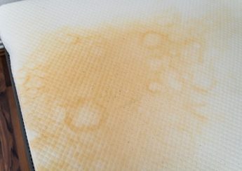 Cách xử lý đệm cao su bị mốc