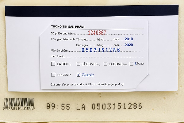 Mã số sản phẩm trên thành đệm trùng khớp với mã số trên phiếu bảo hành
